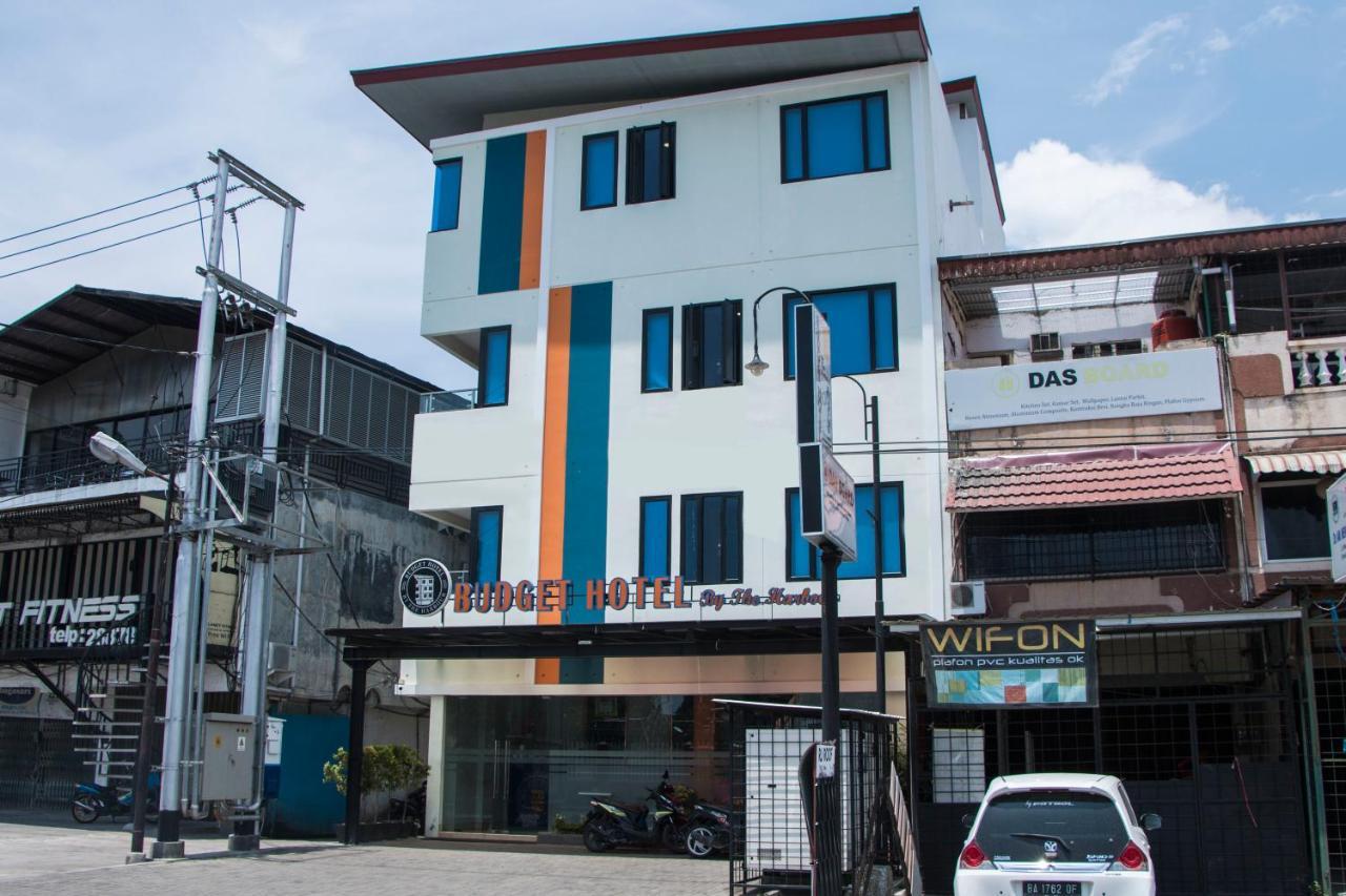 Oyo 592 Budget Hotel By The Harbour Padang  Ngoại thất bức ảnh