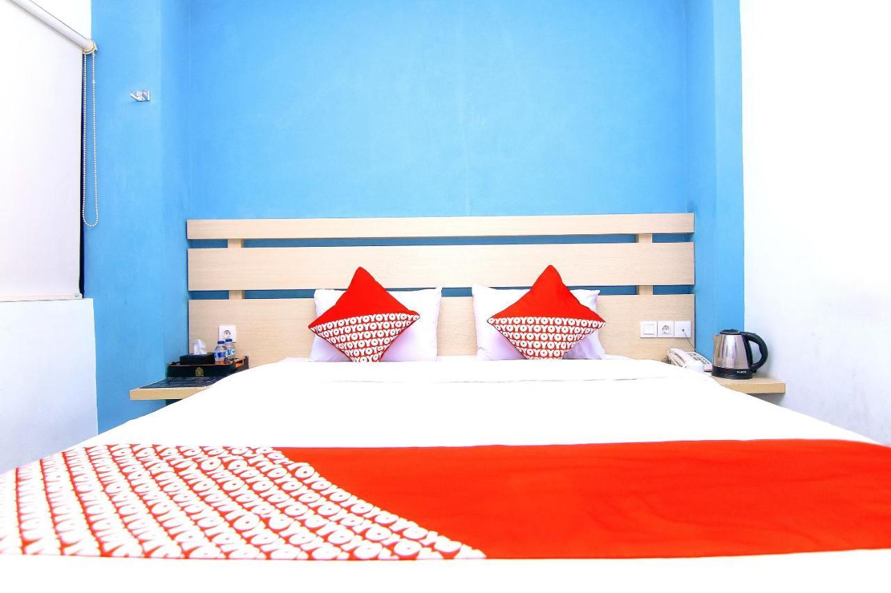 Oyo 592 Budget Hotel By The Harbour Padang  Ngoại thất bức ảnh